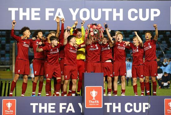 边锋回撤牵 边锋回撤牵